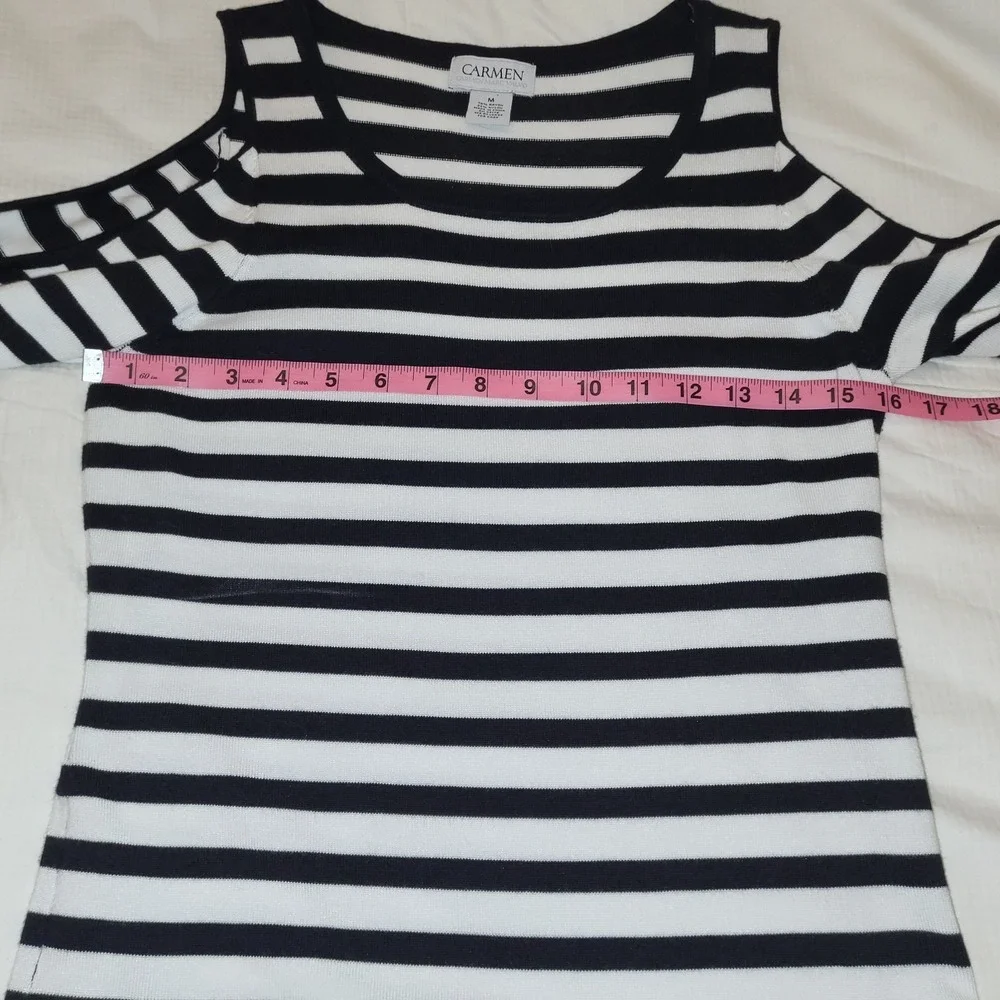 Carmen Marc Valvo Womens Cold Shoulder Striped Knit Top Black White Size M - Picture 7 of 8